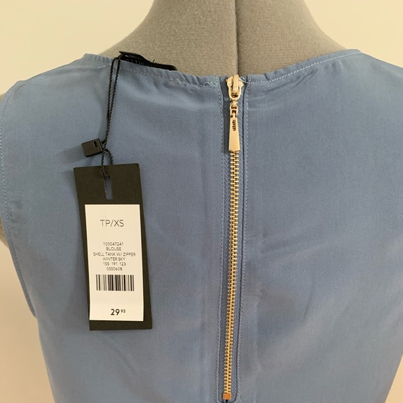 Silky Sleeveless Blouse XS from Dynamite - Picture 4 of 5